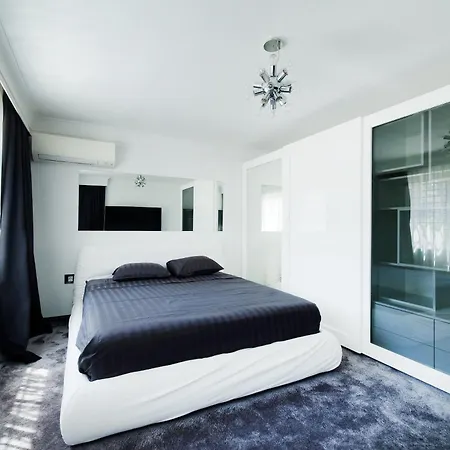 Fendi Style In Lozenets, Marinela Apartman