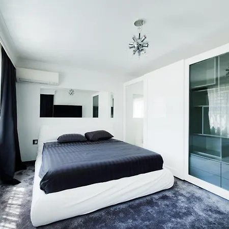 Fendi Style In Lozenets, Marinela Apartment